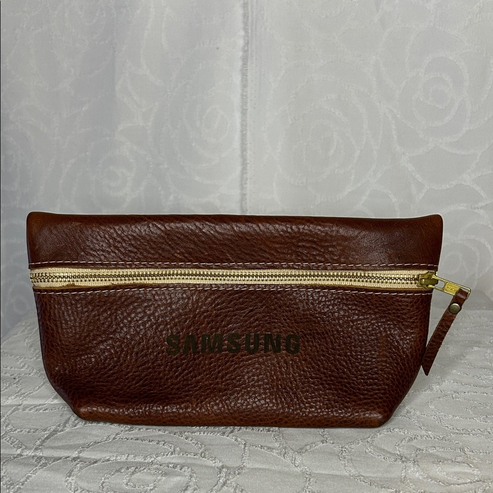 PORTLAND Samsung Dark Brown Leather Toiletry Bag.